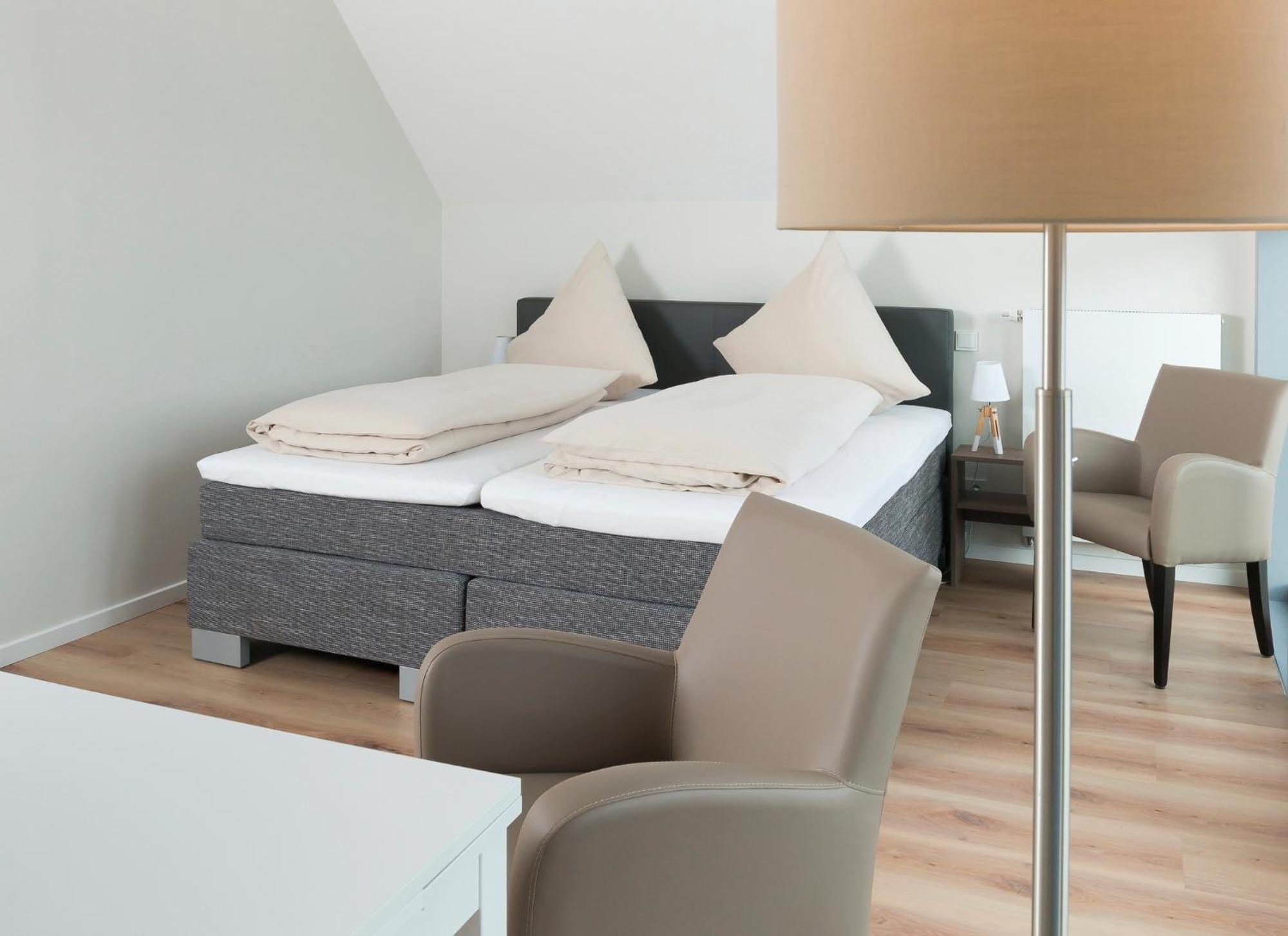 Ostsee - Reetdachhaus Nr 36 "Warder" Im Strand Resort Heiligenhafen Luaran gambar